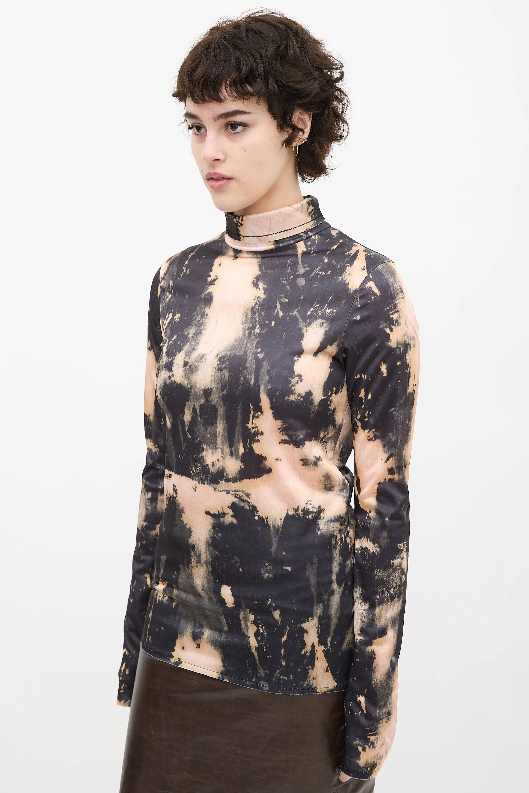 Black & Light Orange Tie Dye Top