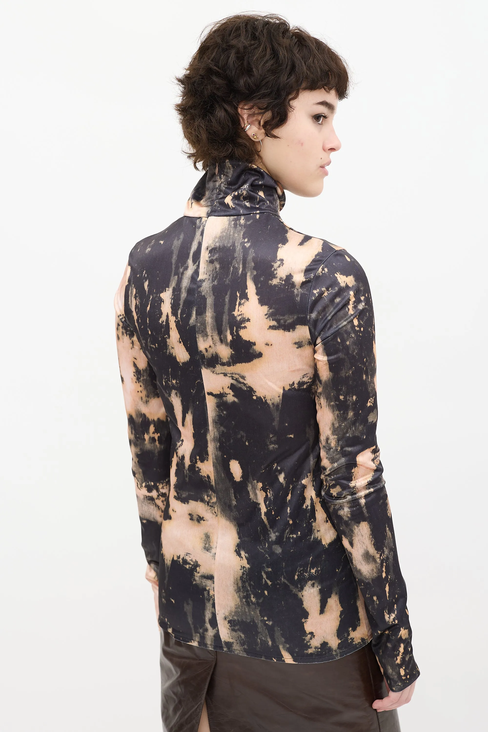 Black & Light Orange Tie Dye Top