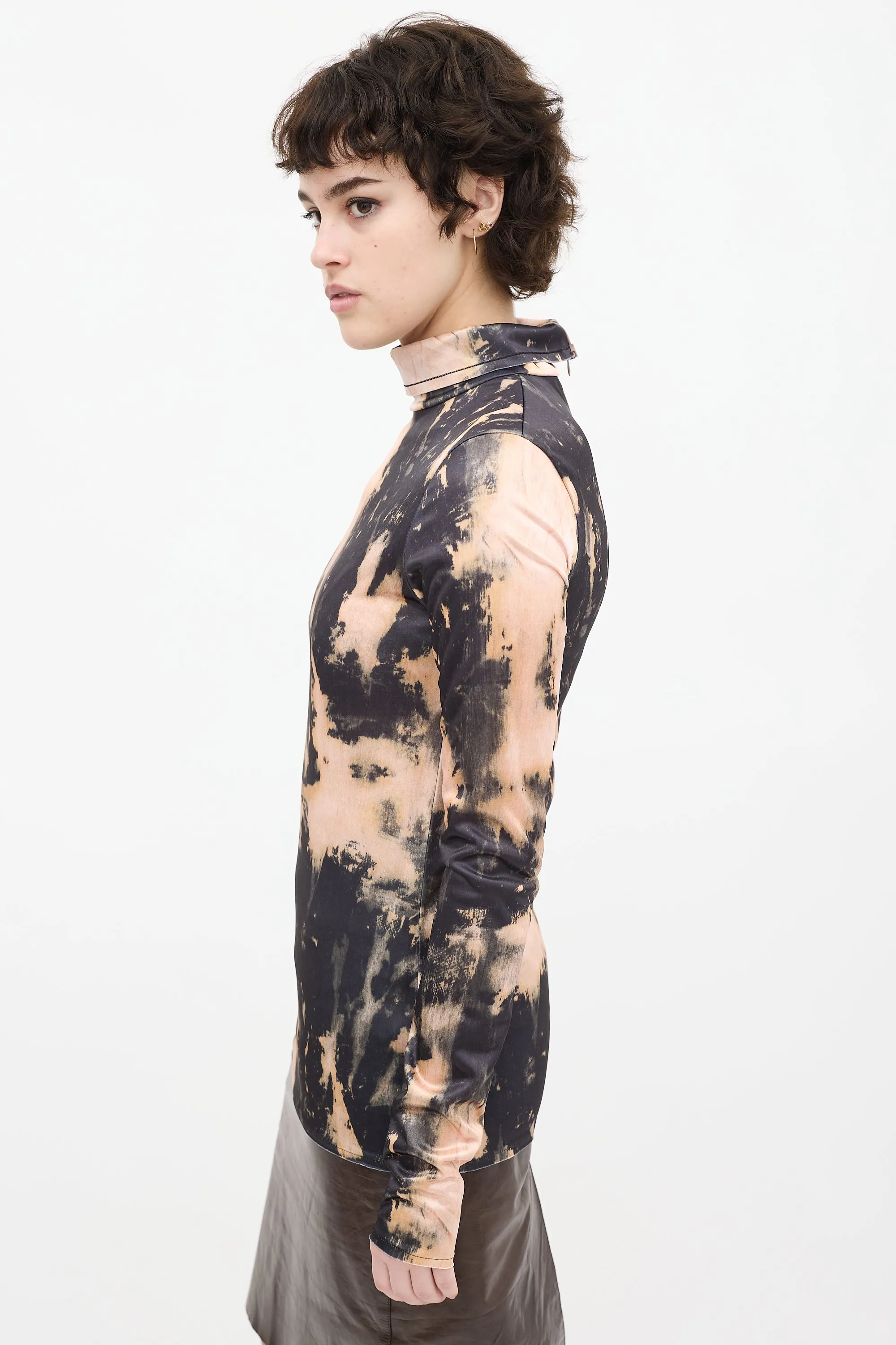 Black & Light Orange Tie Dye Top