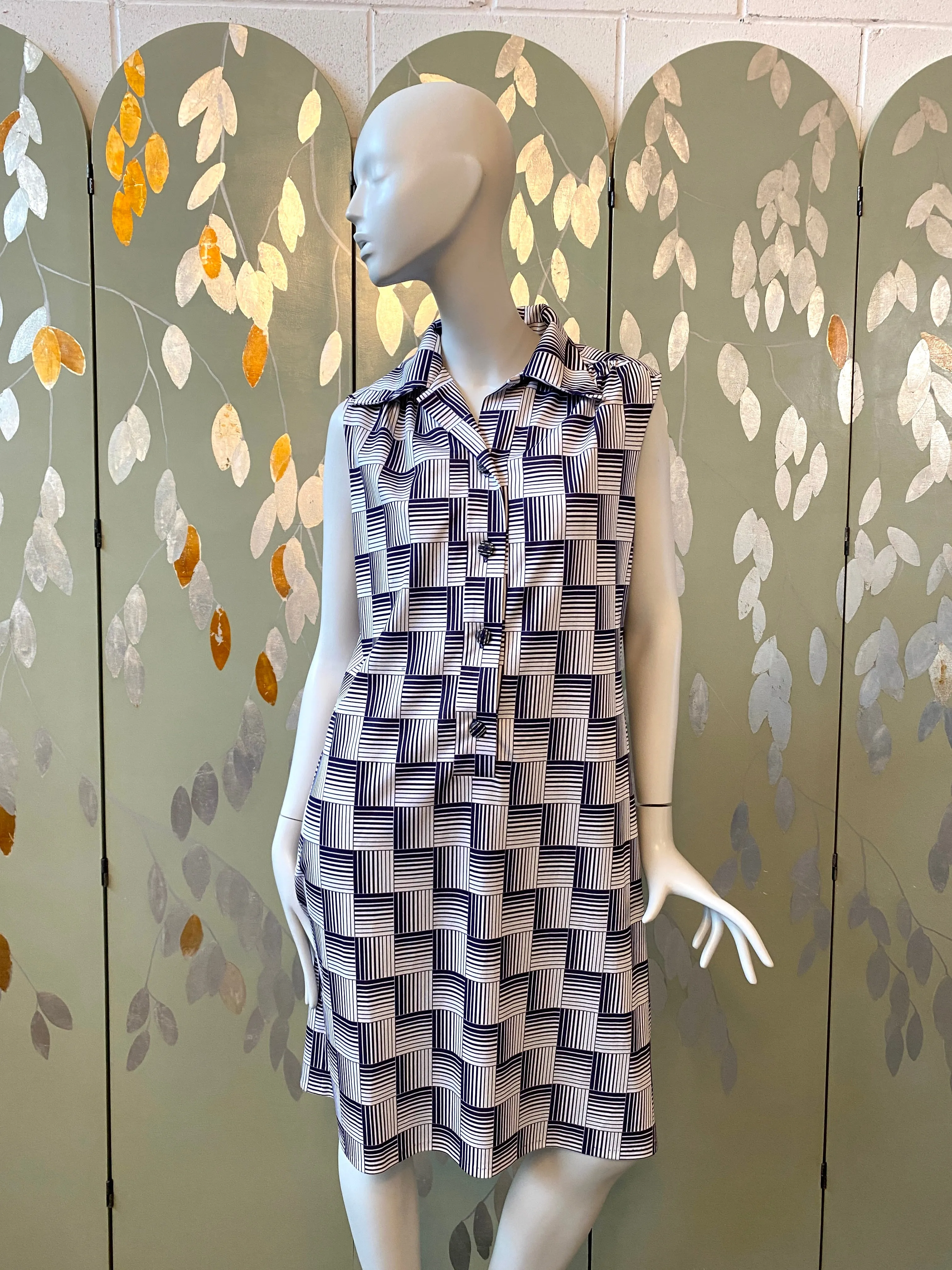 Vintage 1970s Blue & White Graphic Grid Print Shift Shirt Dress, Large