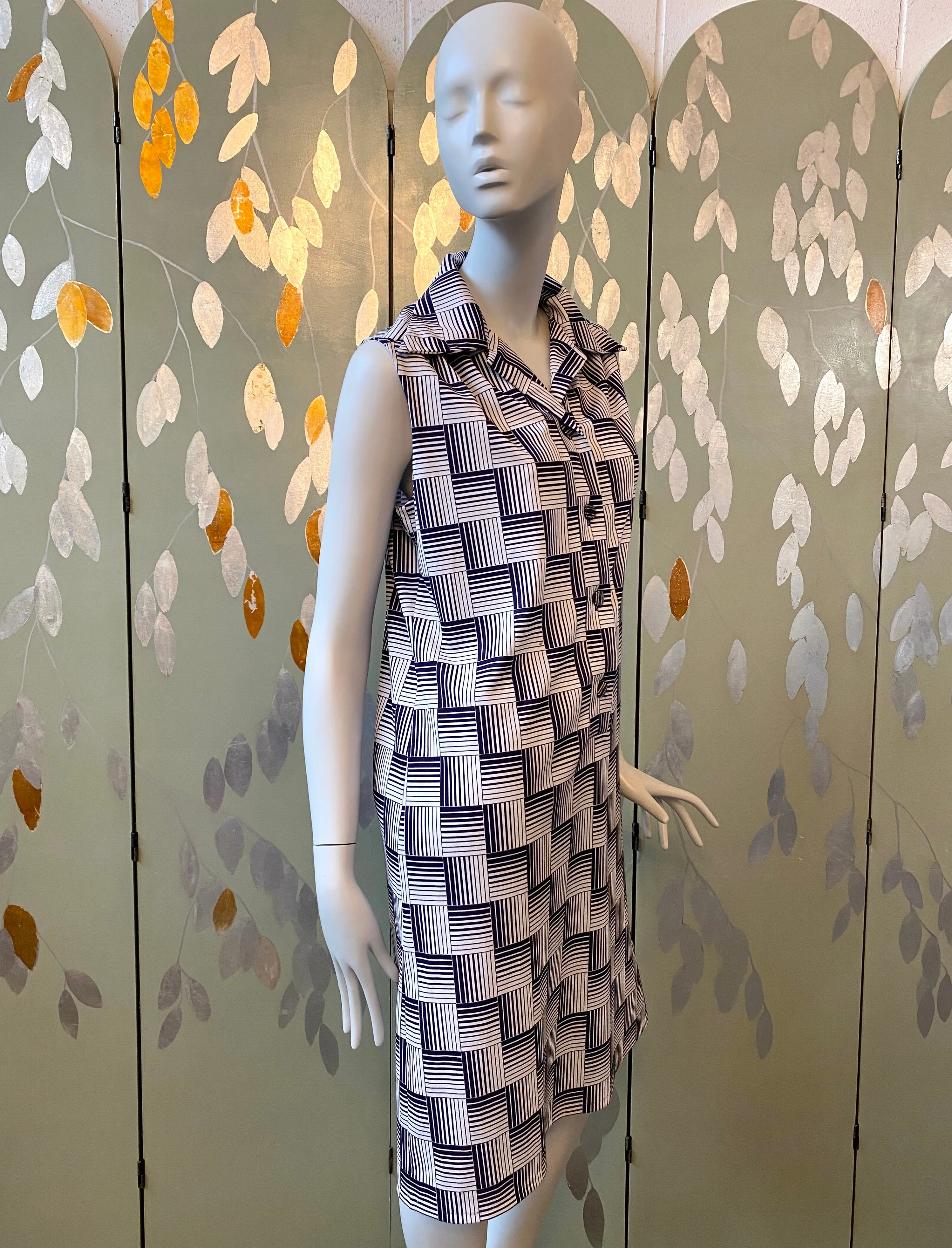 Vintage 1970s Blue & White Graphic Grid Print Shift Shirt Dress, Large