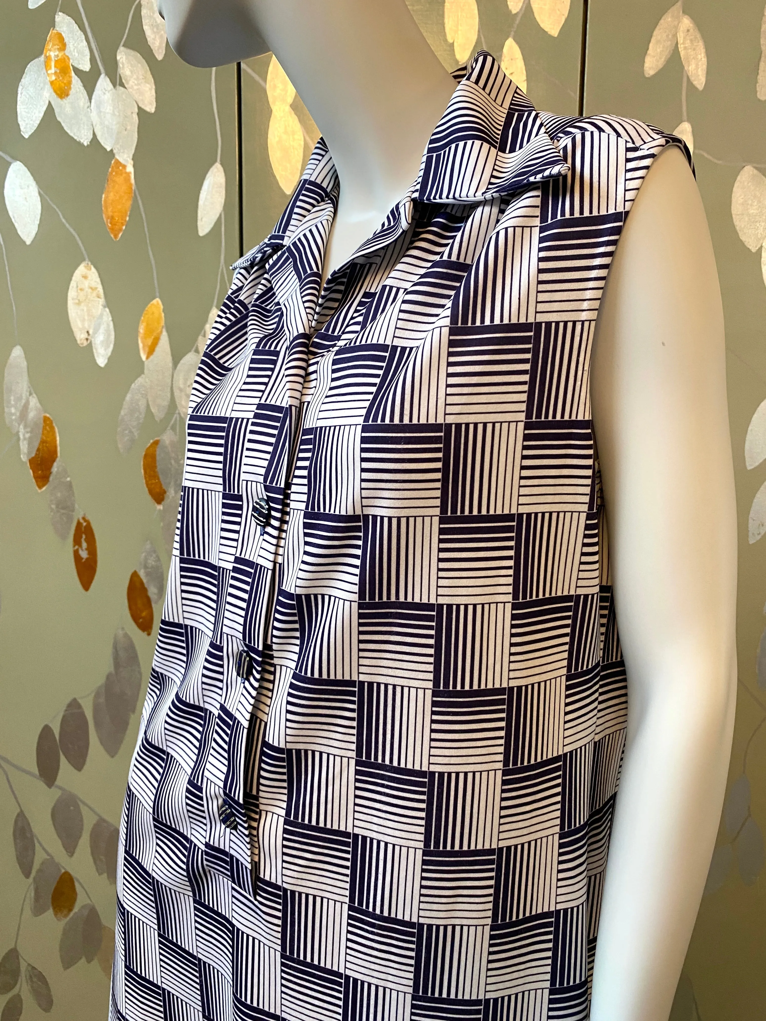 Vintage 1970s Blue & White Graphic Grid Print Shift Shirt Dress, Large
